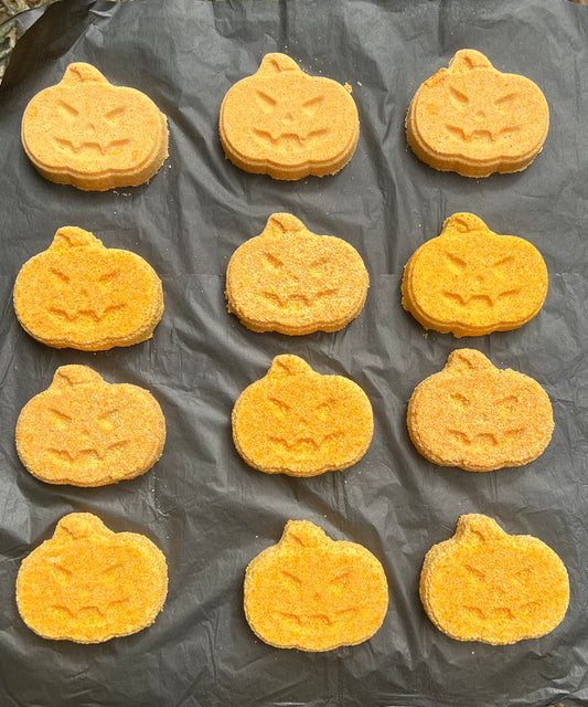 Halloween Pumpkin shaped Mandarin and Cinnamon essential oil Bath Bomb